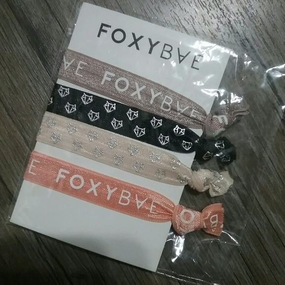 FOXYBAE TOP KNOTCH NO BREAKAGE HAIR TIES - Picture 3 of 3
